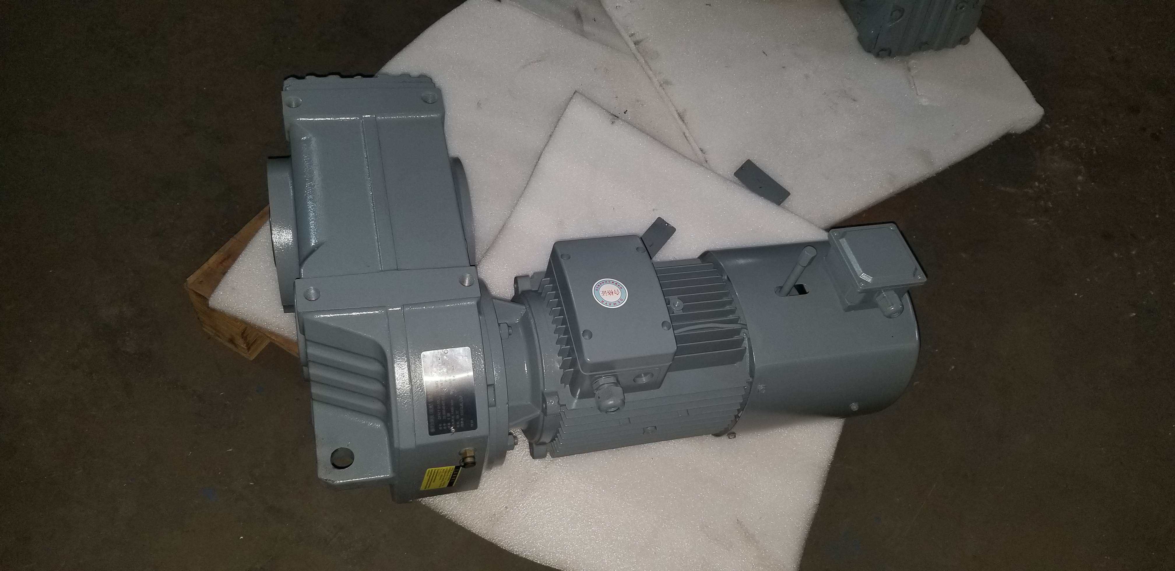R F K S Series Parallel Shaft Inline Gear Box Speed Reducer Reducer Worm Bevel Helical Geared Motor Gearbox