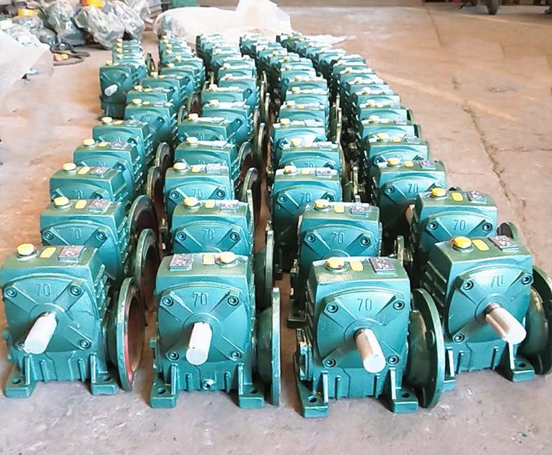 WP WPA Series Vertical Turbine Transmission Cast Iron 45# Steel Worm Gear Reducer Gearbox for Mining Industry