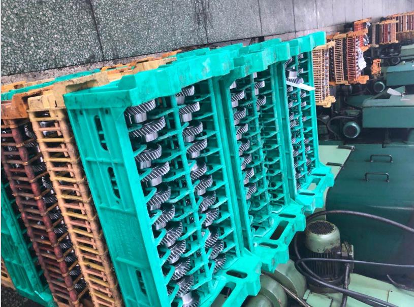 Metric Self Locking Globoid Steel Brass Pinion Slew Drive Wheel Steering Set Elevator Hobbing Machine CNC Screw Shaft Worm Gear